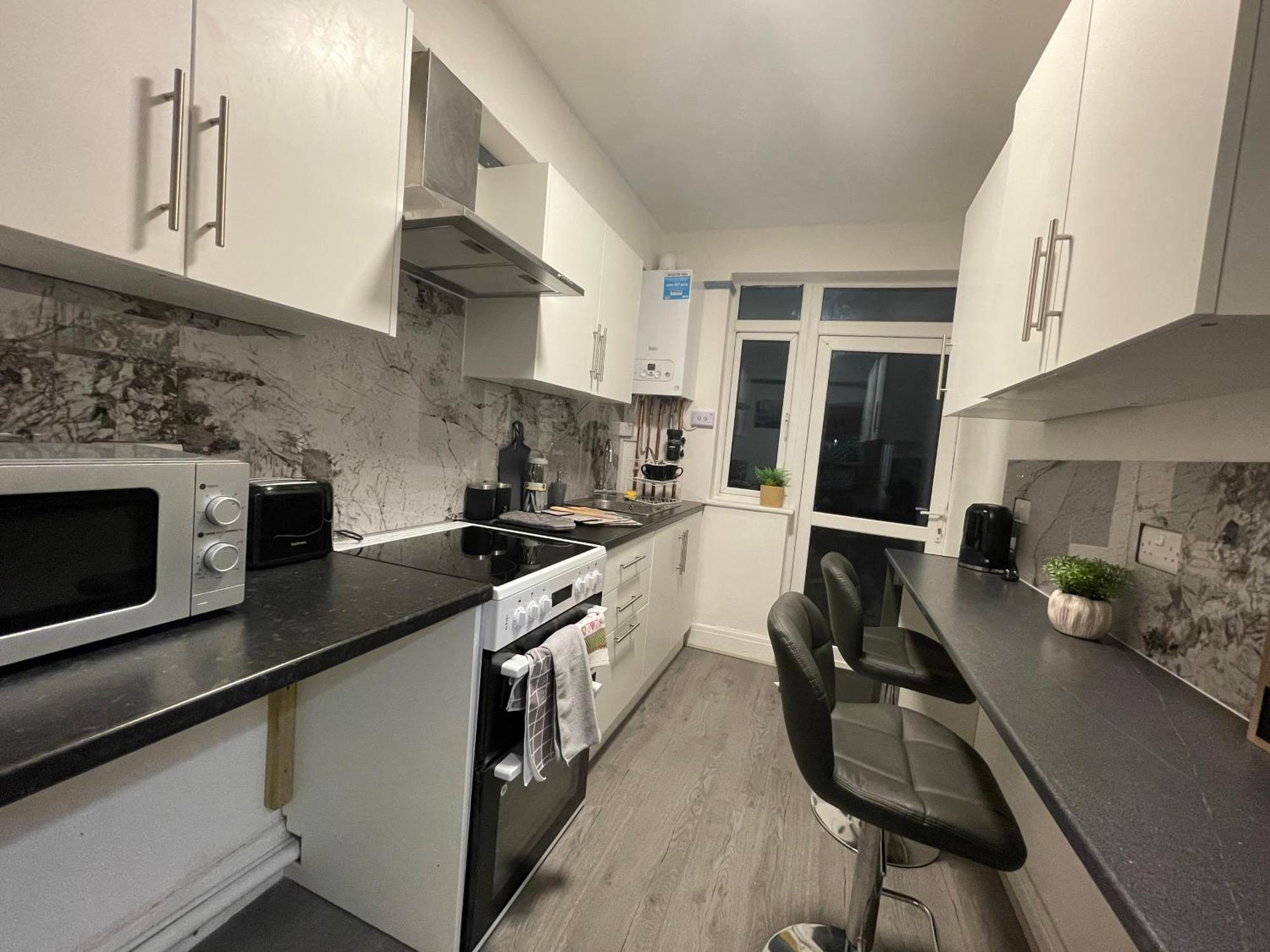 Private Bliss Near Luton Station Apartment Exterior photo