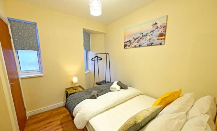Private Bliss Near Luton Station Apartment Exterior photo