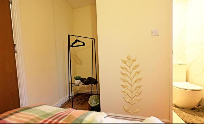 Private Bliss Near Luton Station Apartment Exterior photo